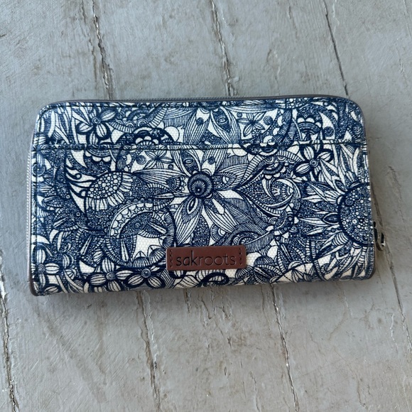 Sakroots Wallet Zip Clutch Coated Canvas Artist Choice Navy Blue Floral - Picture 1 of 8